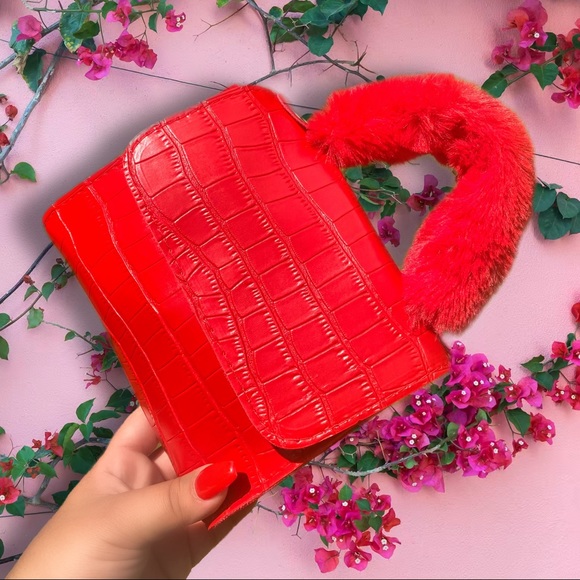 Red Purse - Picture 4 of 8